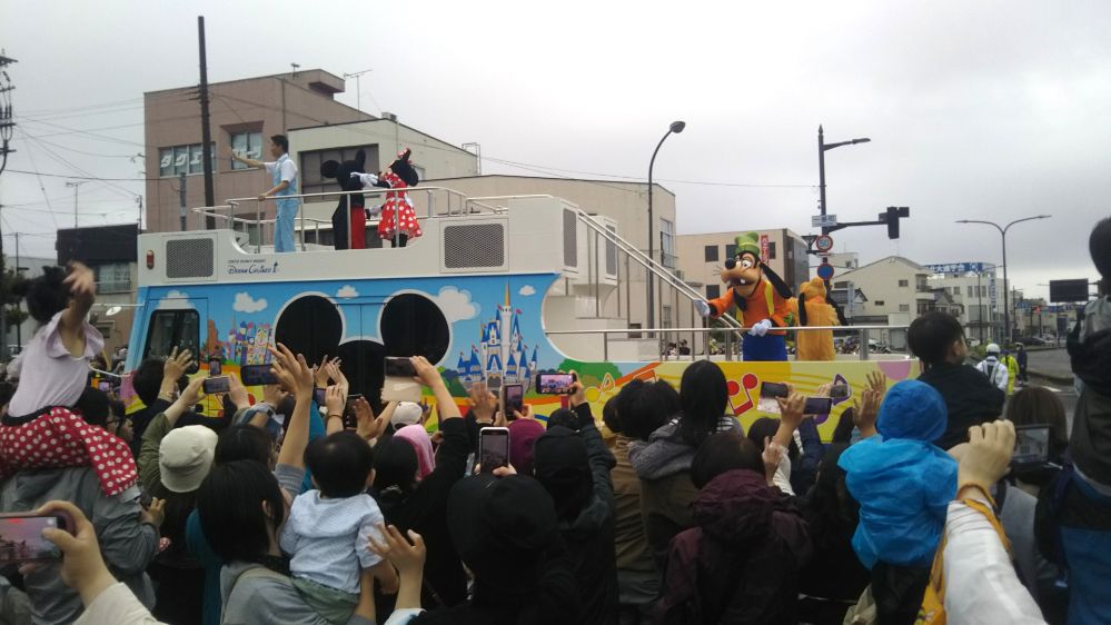 酒田まつり ミッキーマウス ダッフィーバス ディズニー パレード 庄内 山形