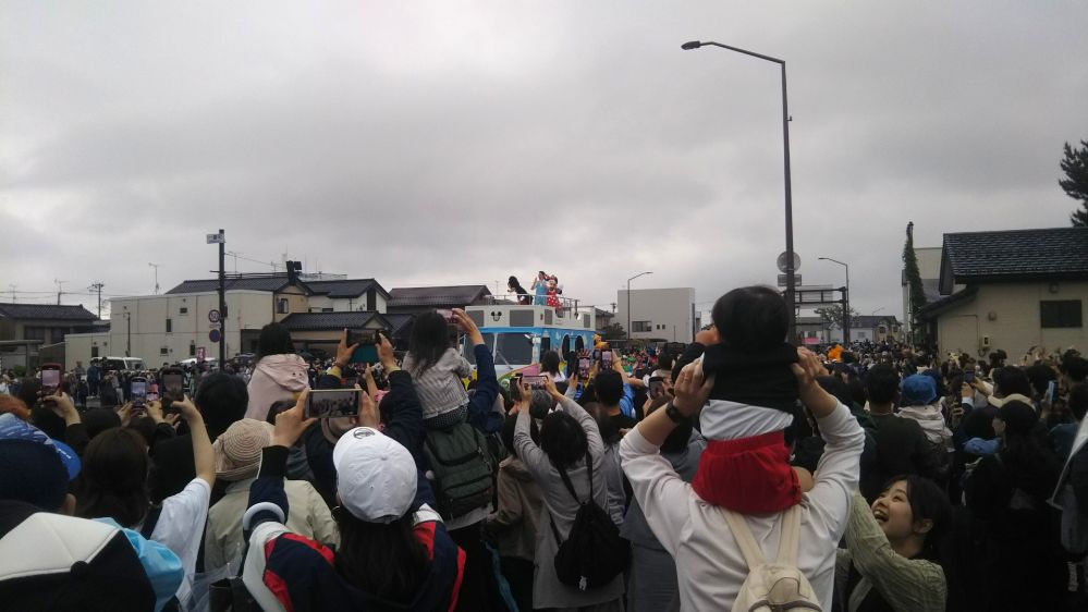 酒田まつり ミッキーマウス ダッフィーバス ディズニー パレード 庄内 山形