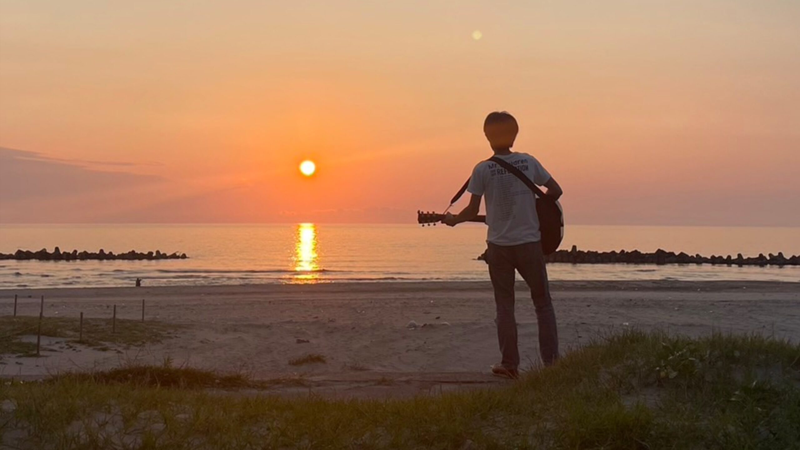 湯野浜 ギター 夕日 山形県 鶴岡 庄内 Mr.Children 桜井和寿 君がいた夏