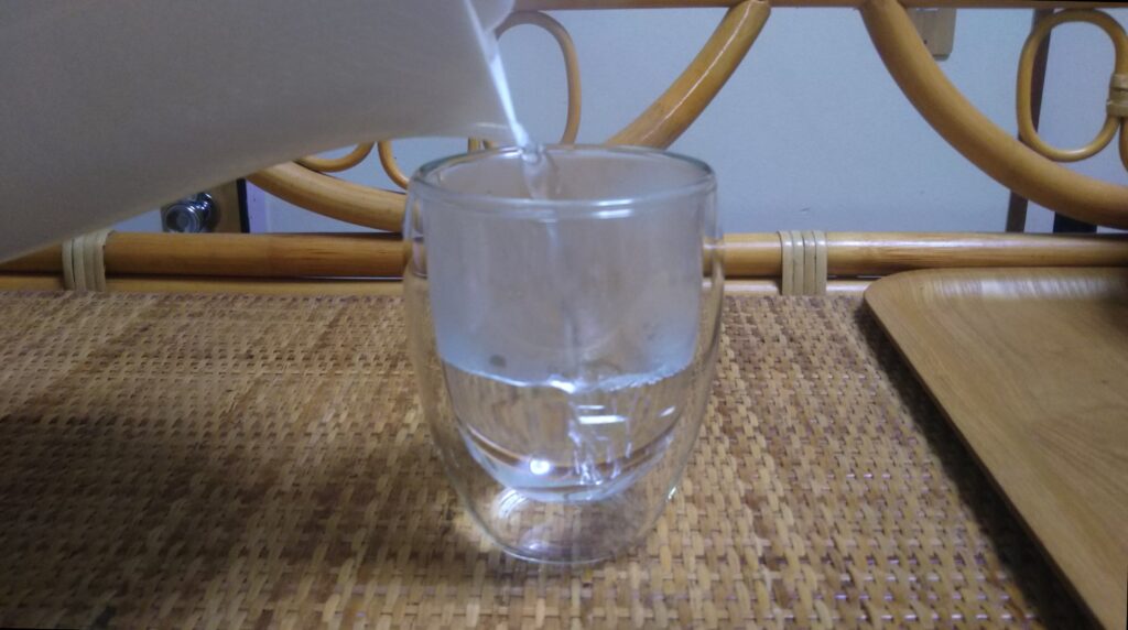 水 お湯 音の違い